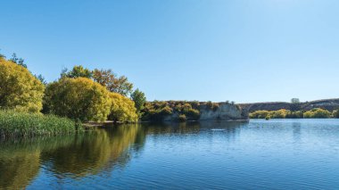 Sonbaharda Cromwell vadisi ve Bannockburn bölgesinin hava perspektifi