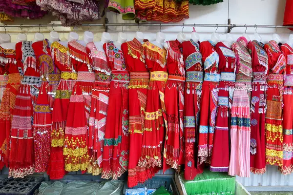 Stoiska Sprzedające Tradycyjne Przedmioty Sukienki Plemienia Vietnam Hill Etnicznych Ludzi Obrazek Stockowy