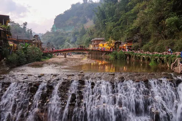 Sapa Vietnam December 2023 Tourists Visits Ancient Town Cat Cat Стоковое Изображение