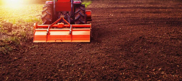 Farmers Using Tractors Till Soil Prepare Land Planting — Stock Photo, Image