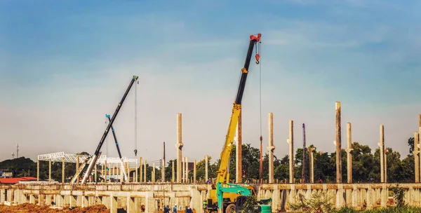Crane Working Building Structure Royalty Free Stock Images