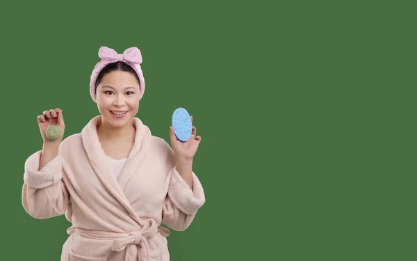 Concept Cosmetics Skin Care Featuring Mid Aged Housewife Bathrobe Cheerful — Stock Photo, Image