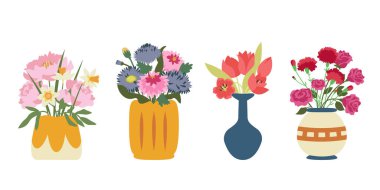 Bahçe çiçekli vazolar. Ev dekorasyonu ögeleri.