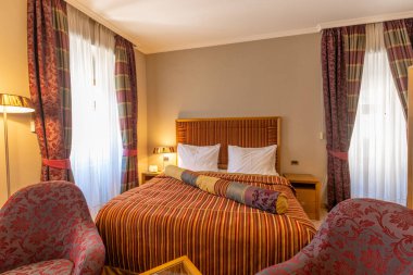 Lüks bir otel dairesi.