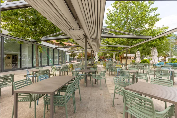 Empty Outdoor Hotel Restaurant Garden — Stockfoto