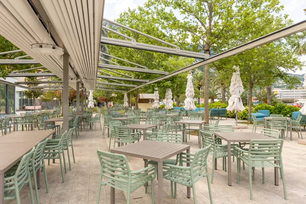 Empty Outdoor Hotel Restaurant Garden — 스톡 사진