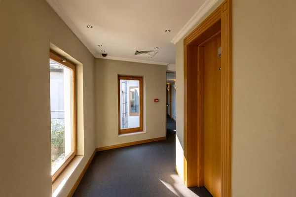 Interior Hotel Corridor Doors Room Nummbers — Φωτογραφία Αρχείου