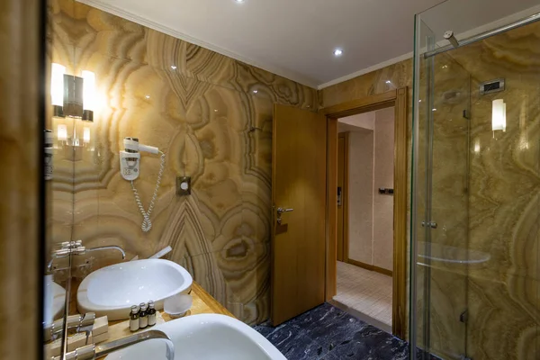 Interior Luxury Hotel Bathroom Marble Walls — 图库照片