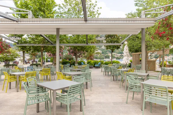 Empty Outdoor Hotel Restaurant Garden — Zdjęcie stockowe