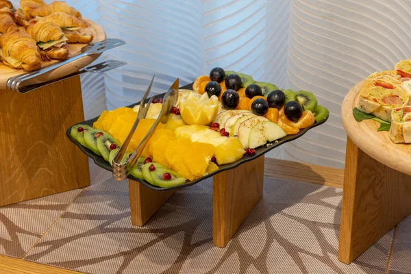 Fruits Servis Sur Une Table Banquet — Photo