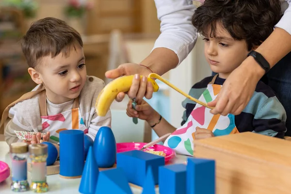 Kinderen Bereiden Eten Voor Montessori Kleuterschool Banaan Cokies — Stockfoto