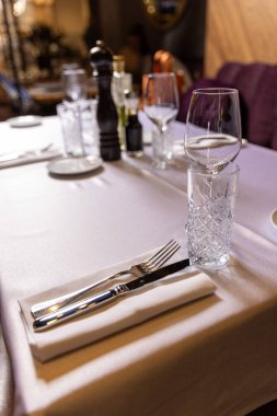 Lokantada servis edilmeye hazır.