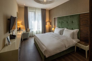 Modern Çift Yataklı Otel Odası İçi