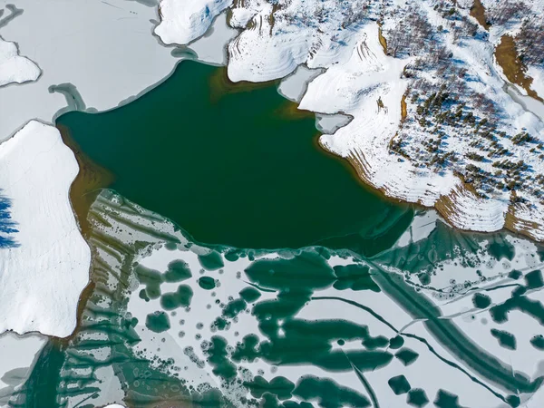 空中湖の景色水の色の暴動素晴らしい自然 — ストック写真