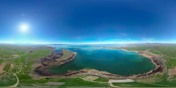 360 Derece Bereketli Tarım Arazisi Manzarası Göl Kenarında Harika Bir — Stok fotoğraf