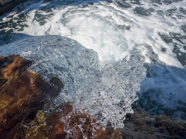 Sprudlande Ström Drickbart Kallt Vatten Från Källan — Stockfoto