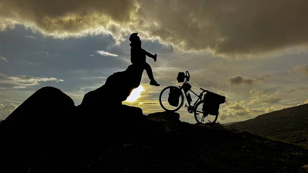 Water Break Creative Concept Fun Happy Bike Traveler — Stock Photo, Image