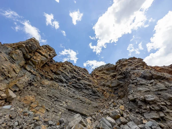 採石場のアスファルト生産に使用される砂利石の条件 — ストック写真