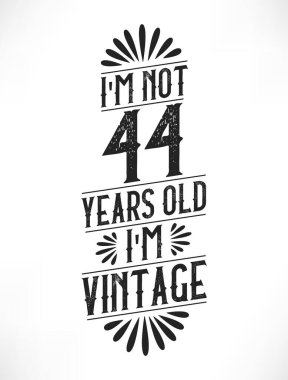 44 yıllık klasik doğum günü. 44. yaş günü klasik tişört tasarımı.