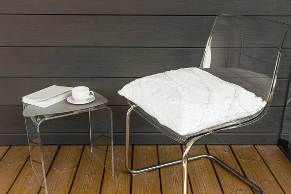 Muebles Acrílicos Modernos Transparentes Hogar Silla Con Almohada Mesa Auxiliar —  Fotos de Stock