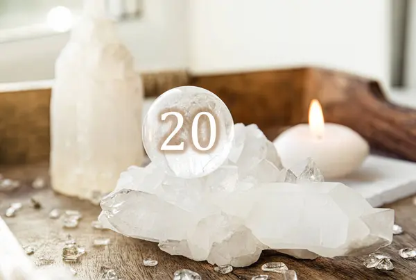 Numéro Vingt Sur Sphère Pierres Précieuses Boule Cristal Connue Sous Images De Stock Libres De Droits