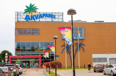 Jurmala, Riga, Letonya-13JUL2024 - Lvu Akvaparks 'ın dış görünümü, Letonya' daki Livu su parkı.