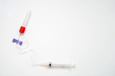 Test tüpleri sağlık kontrolleri için kan örnekleri topluyor. Tıbbi metin eklemek için araştırma laboratuvarları ve alanlar için yıllık organ