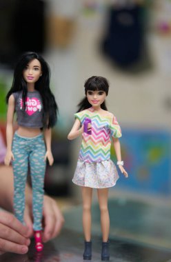 Süsleme oyuncaklı Barbie bebek