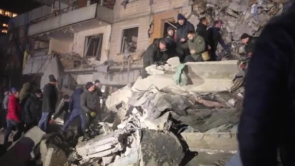 Storey Residential Building Destroyed Massive Russian Missile Attack Work Rescuers — Stok video