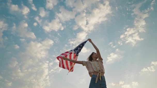 Woman Silhouette Flowing Usa Flag Sunset Sky 4Th July Celebration — Stock Video