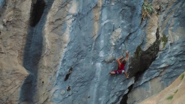 Strong Rock Climber Lead Climbing Sport Route Cinematic Slow Motion — Stockvideo