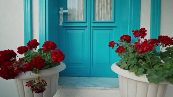 Красивый Цветочный Фасад Вход Здание Мармарисе Турция Пешеходная Дорожка Ведет — стоковое видео