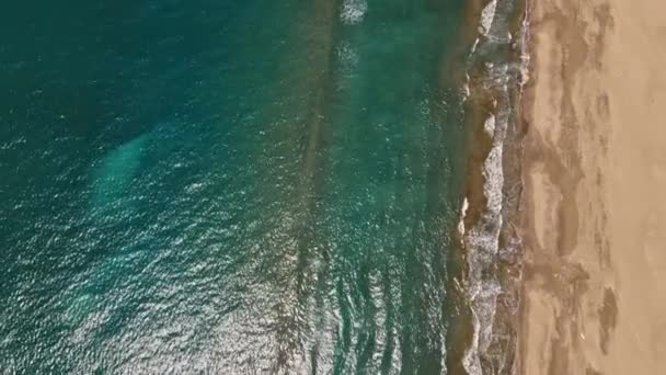 Mar Aéreo Observando Gente Playa Olas Espumas Vista Playa Patara — Vídeo de stock