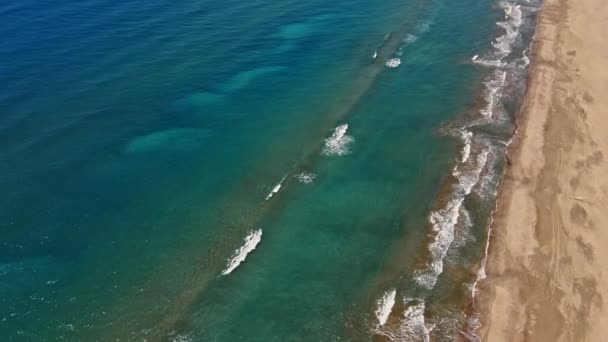 Letecké Moře Pozorovat Lidi Pláži Vlnové Pěny Pohled Pláž Patara — Stock video