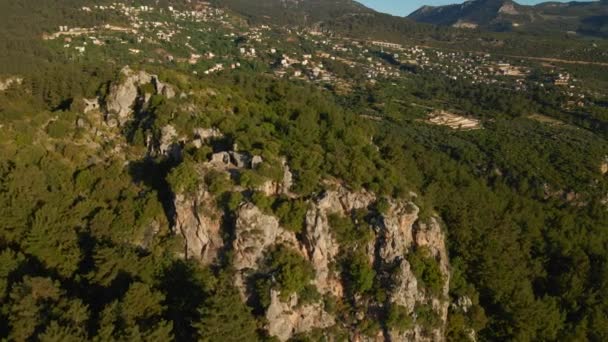 トルコの渓谷と岩の山 Geyikbayiriエリアで美しい自然景観の空中映像 上からの素晴らしいランドマークと人気の観光スポット — ストック動画