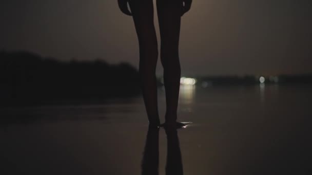 Silhouette Slim Woman Bikini Walking Shallow Water Lake Night Moonlight — Stock Video