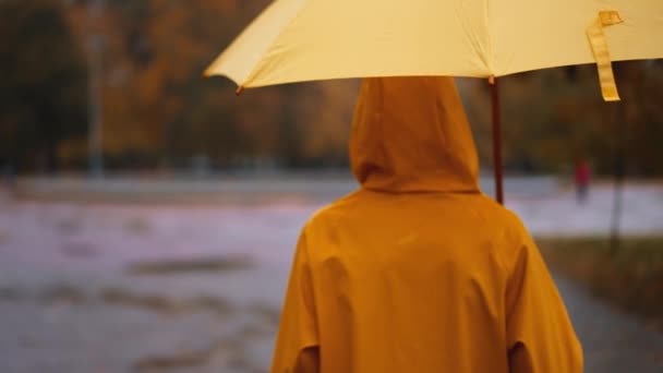Girl Yellow Umbrella Slow Motion Rain City Park Young Woman — Stock Video