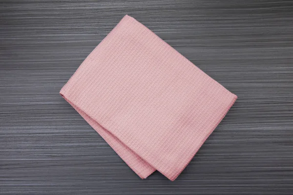 Różowy Ręcznik Herbaty Desce Antracytowej Miejscem Kopiowania — Zdjęcie stockowe
