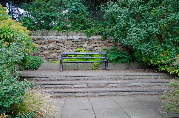 Peaceful Bench Garden Dry Stone Wall Background Stone Steps Front — Stock Photo, Image