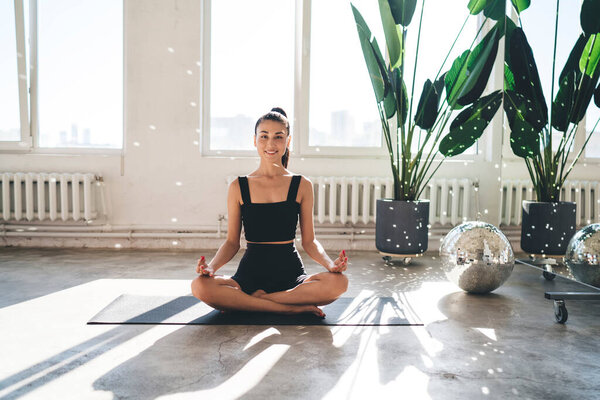 Full Body Young Fit Lady Black Sportswear Sitting Yoga Mat Royalty Free Stock Images
