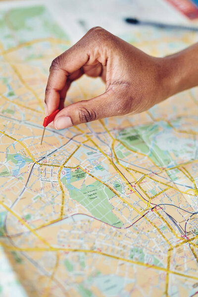 Топографическая карта города с улицами, вид сверху цветной географической карты для планирования и исследования маршрута и судеб для путешествия