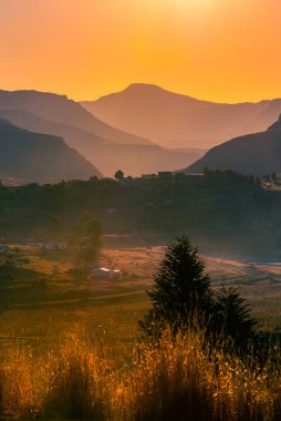 Günbatımında Lesotho Dağları