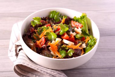 Taze sağlıklı salata karışımı.