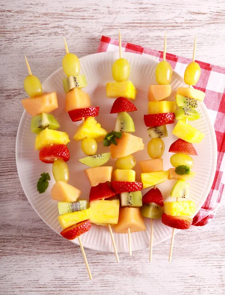 Fruit Skewers Fun Healthy Sweet Treat — Stockfoto