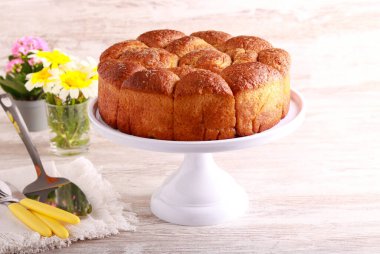 Cinnamon and sugar monkey bread