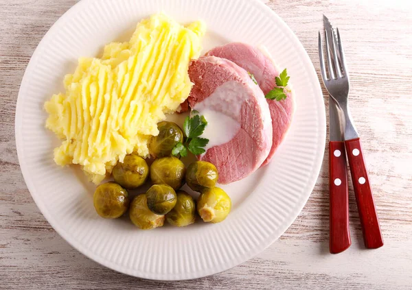 Traditional Irish Meal Boiled Ham Mashed Potatoes Cabbage — Stockfoto