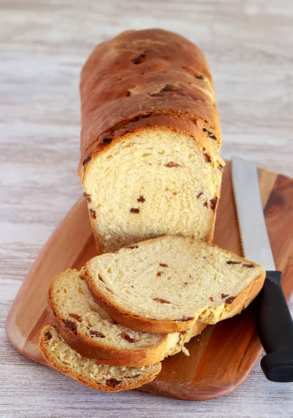 Cinnamon Raisin Sweet Bread Sliced Wooden Board — Stock Photo, Image