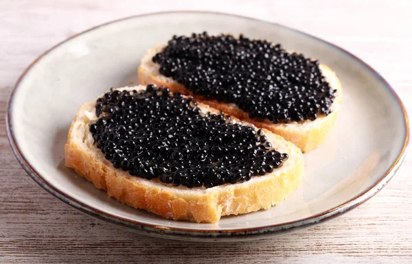 Caviar Negro Sobre Rebanadas Pan Blanco — Foto de Stock