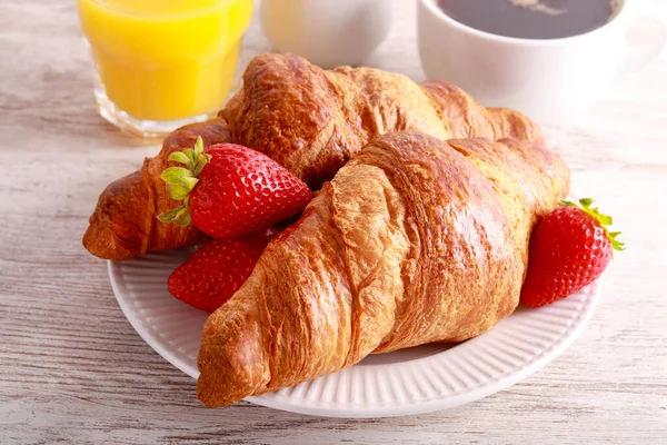 Frühstücksset Mit Croissants Orangensaft Und Kaffee — Stockfoto