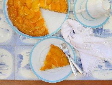 Peach upside down cake, served